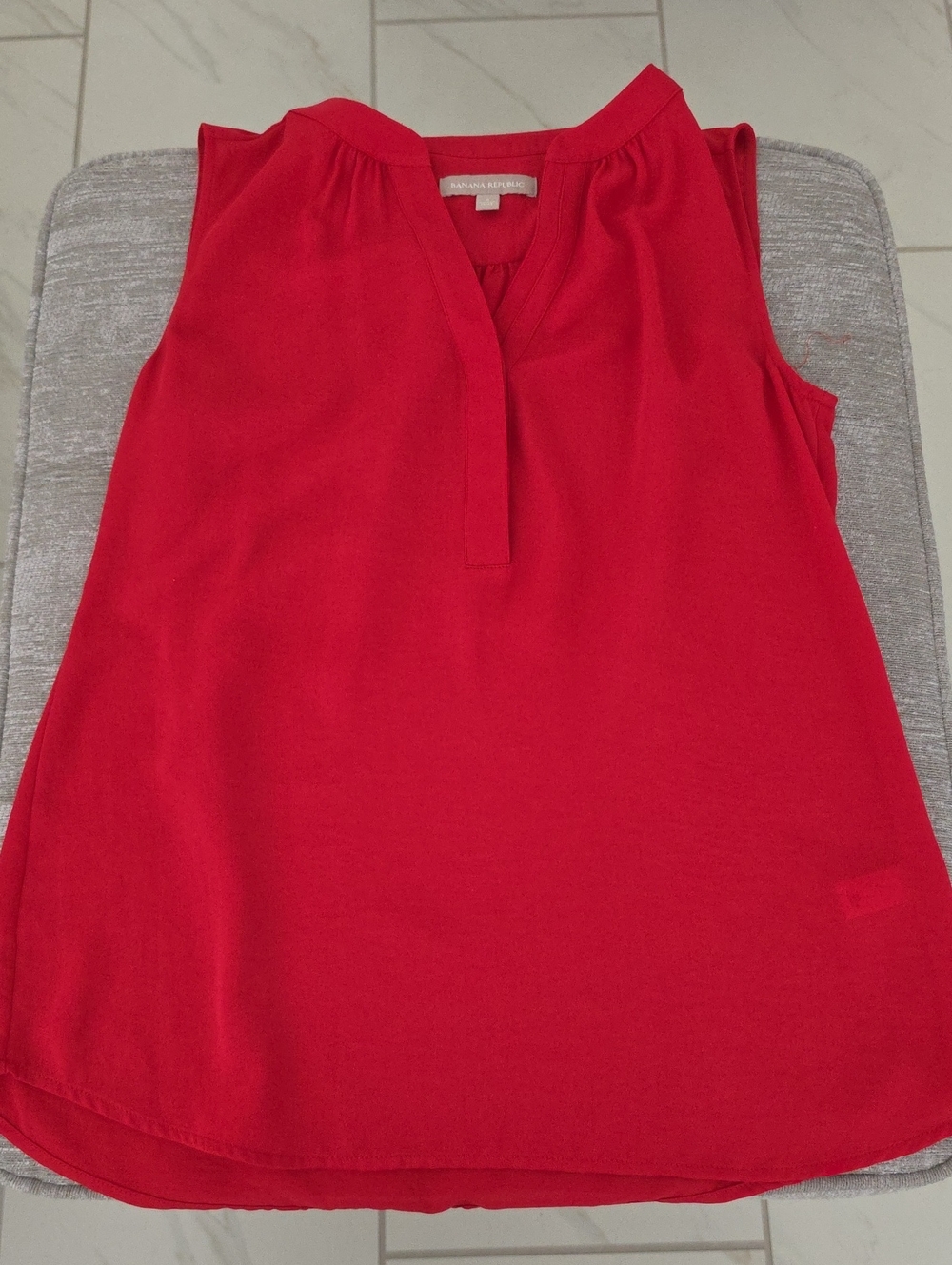 Banana Republic Red Sleeveless Split-Neck Top